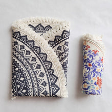 Load image into Gallery viewer, Mandala Round Rug