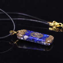 Charger l'image dans la galerie, Lapis Lazuli Sri Yantra Pendant