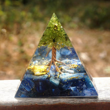 Load image into Gallery viewer, Peridot Kyanite Tree Of Life Pyramid
