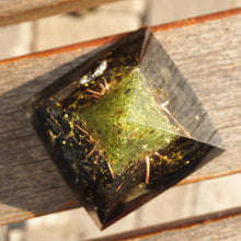 Load image into Gallery viewer, Peridot Obsidian Tree Of Life Pyramid
