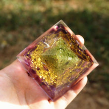 Charger l'image dans la galerie, Peridot Amethyst Tree Of Life Pyramid