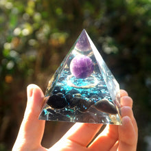 Charger l'image dans la galerie, Amethyst Sphere Obsidian Ring Pyramid