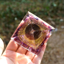Charger l'image dans la galerie, Smoky Sphere Amethyst Pyramid