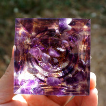 Charger l'image dans la galerie, Smoky Sphere Amethyst Pyramid