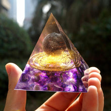 Charger l'image dans la galerie, Smoky Sphere Amethyst Pyramid
