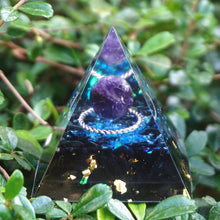 Charger l'image dans la galerie, Amethyst Sphere Obsidian Metal Ring Pyramid