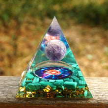 Charger l'image dans la galerie, Amethyst Sphere Malachite Pyramid