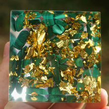 Charger l'image dans la galerie, Amethyst Sphere Malachite Pyramid