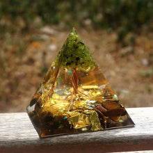 Charger l'image dans la galerie, Peridot Tiger Eye Tree of Life Pyramid