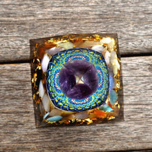Charger l'image dans la galerie, Amethyst Sphere Cat Eye Pyramid