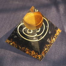 Charger l'image dans la galerie, Tiger Eye Sphere Obsidian Pyramid