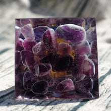 Charger l'image dans la galerie, White Crystal Point Blue Chalcedony Pyramid