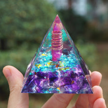 Charger l'image dans la galerie, Crystal Point Blue Quartz Pyramid