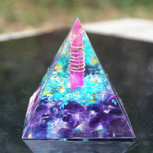 Charger l'image dans la galerie, Crystal Point Blue Quartz Pyramid