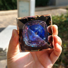 Charger l'image dans la galerie, Lapis Lazuli Sphere Obsidian Pyramid