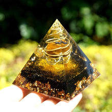 Charger l'image dans la galerie, Tiger Eye Sphere Black Tourmaline Pyramid