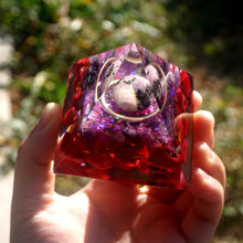 Charger l'image dans la galerie, Rhodochrosite Sphere Red Coral Pyramid