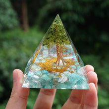 Charger l'image dans la galerie, Peridot Amazonite Tree Of Life Pyramid