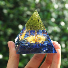 Charger l'image dans la galerie, Peridot Lapis Lazuli Tree Of Life Pyramid