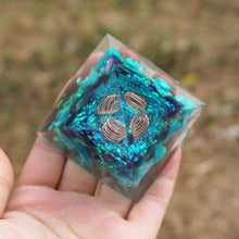 Charger l'image dans la galerie, Clear Quartz Copper Coil Amethyst Turquoise Pyramid