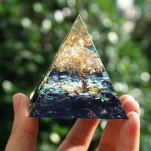 Charger l'image dans la galerie, White Quartz Obsidian Tree Of Life Pyramid