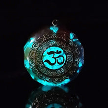 Charger l'image dans la galerie, 7 Chakra Om Necklace