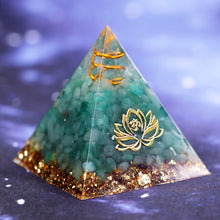 Charger l'image dans la galerie, Green Aventurine Lotus Pyramid