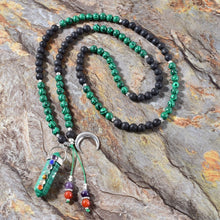 Charger l'image dans la galerie, Tiger Eye With Moon Pendant Necklace