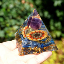 Charger l'image dans la galerie, Amethyst Sphere Kyanite Gear Pyramid