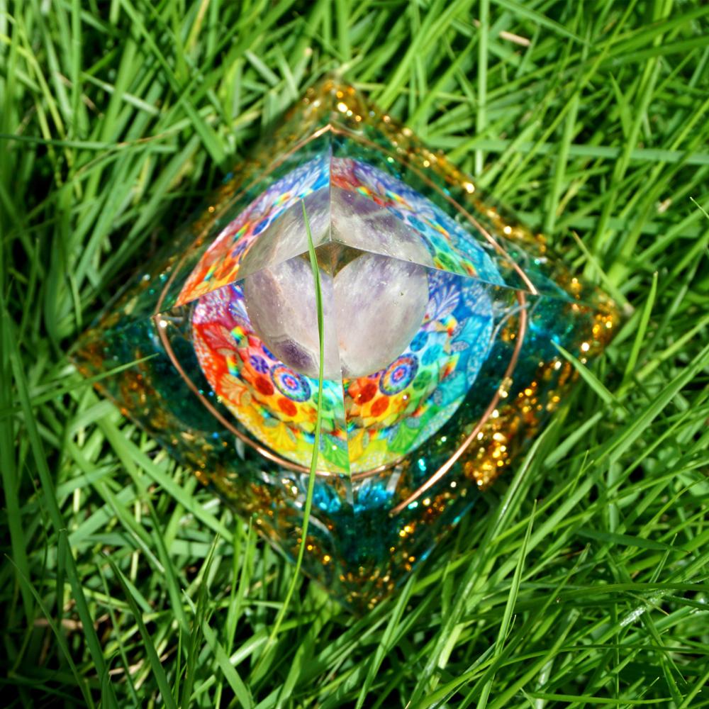 Quartz Pyramid Blue Amethyst Sphere Blue Quartz Pyramid – Mantra Zen