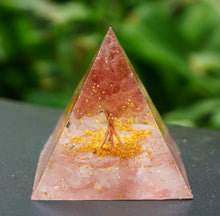 Charger l&#39;image dans la galerie, Strawberry Quartz Tree Of Life Pyramid
