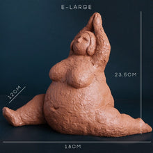 Charger l&#39;image dans la galerie, Yoga Fat Lady Figurines
