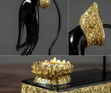 Charger l&#39;image dans la galerie, Exquisite Buddha Hand Candle Holder
